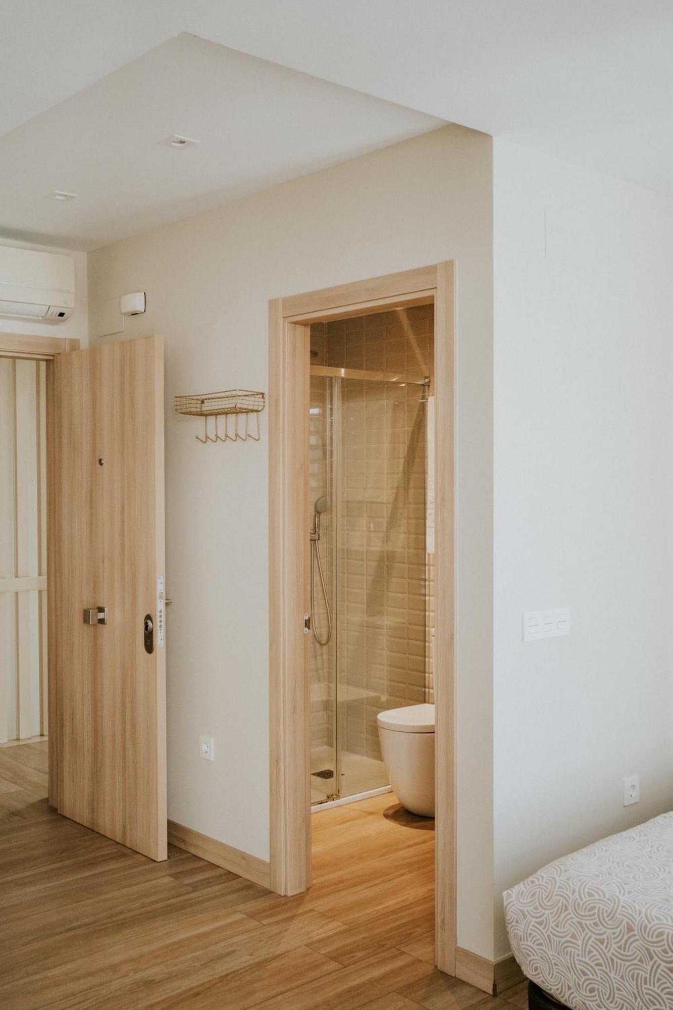 Apartamentos Levante - Mares Torre Del Mar Luaran gambar